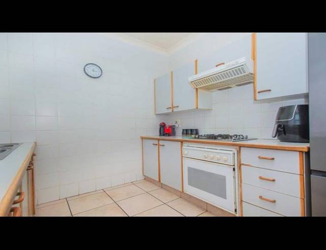 2 BEDROOM APARTMENT FOR SALE IN FLORIDA LAKE